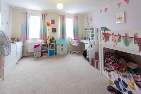 66 Cedar Av - Bedroom.jpg