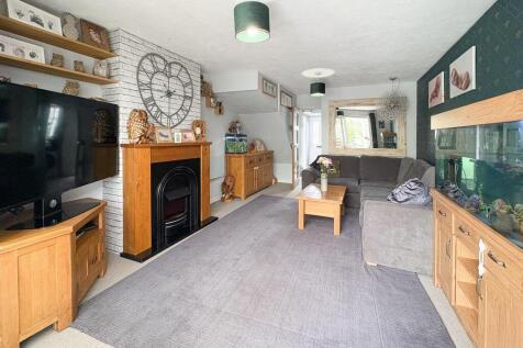 Living room-1.jpg