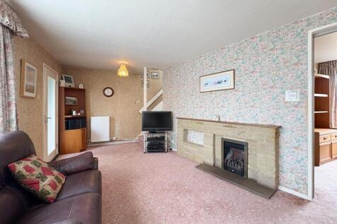 Living room-4.jpg