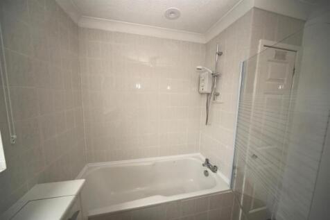 Bathroom 1.jpg