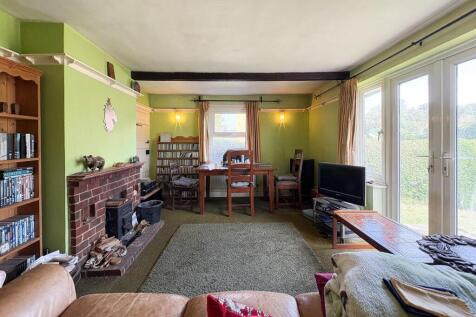 Living room-1.jpg
