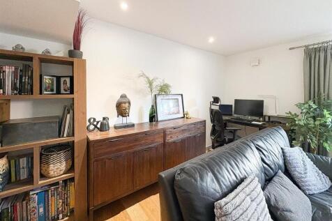 Living room-2.jpg