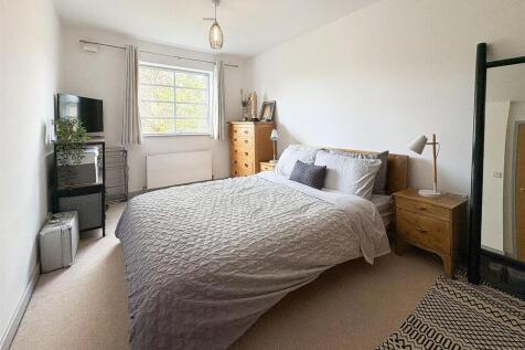 Bedroom1-4.jpg