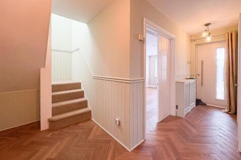 HALLWAY.jpg