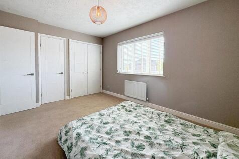 BEDROOM 1.jpg