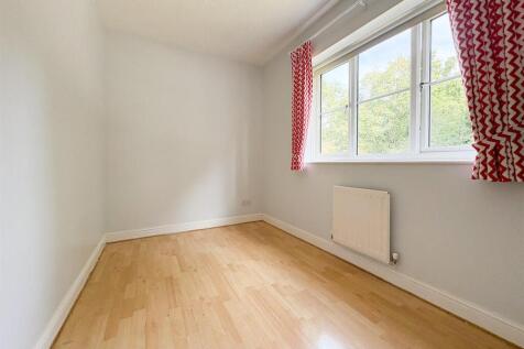 BEDROOM 4-1.jpg