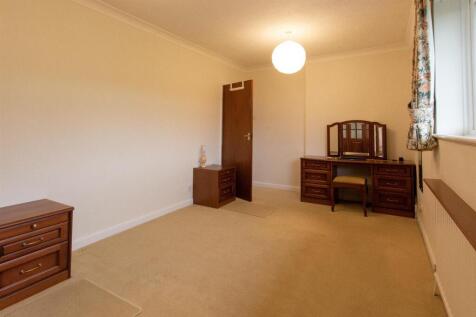 Harlands Rd - 71 - bedroom.jpg