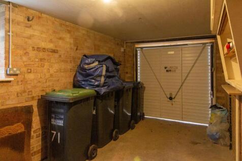 Harlands Rd - 71 - garage.jpg