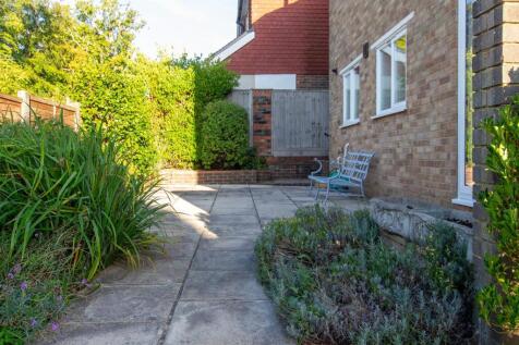 71 Harlands Rd - garden.jpg