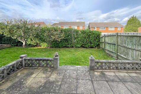 46 MArle Av - Garden-2.jpg