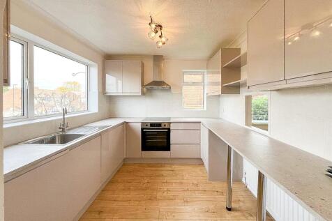 46 MArle Av - Kitchen-3.jpg