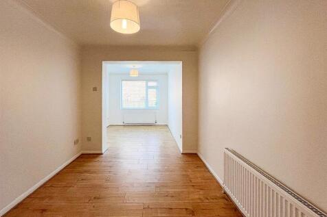 46 MArle Av - Living room.jpg