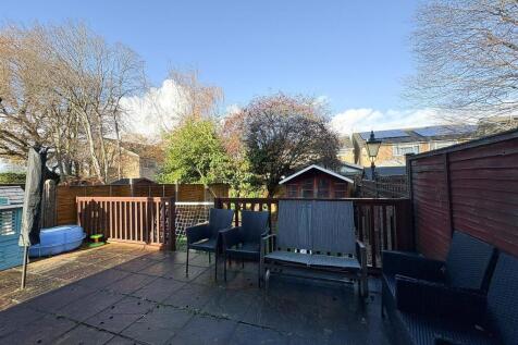 Garden - decking.jpg