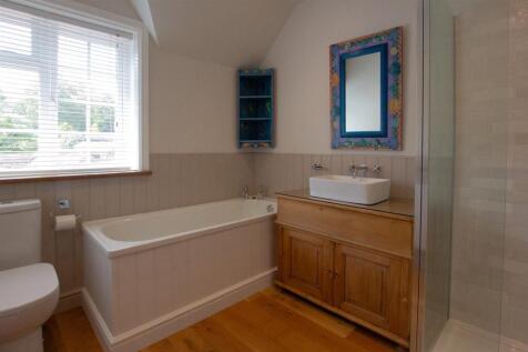Bathroom.jpg