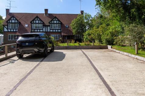 Miswells parking-1.jpg