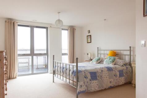 Corbetts Court 52 - Bedroom.jpg