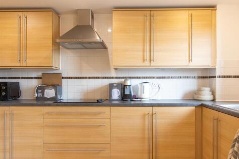 Corbetts Court 52 - Kitchen-2.jpg