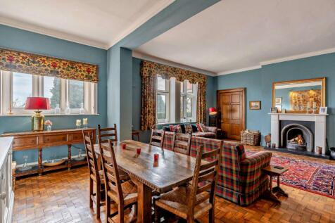 Drawing &amp; Dining Rm