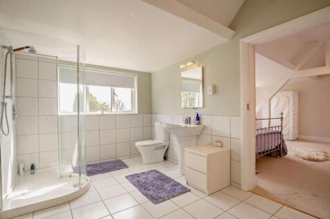 Bathroom Second Flr