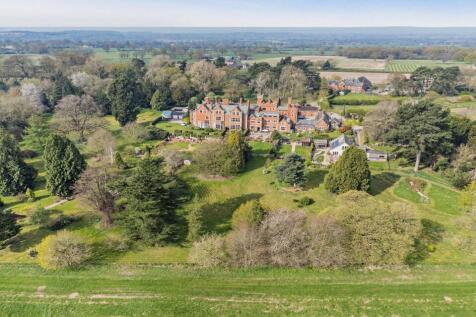 Setting Petton Hall