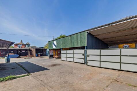 Yard &amp; Outbuildings
