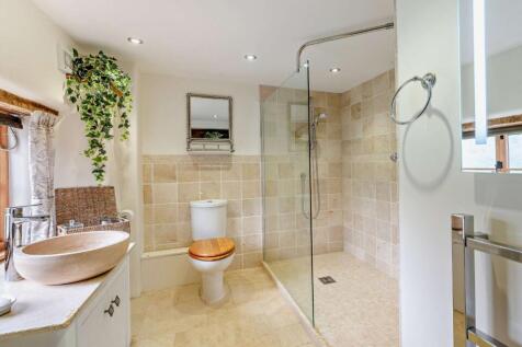 Principal Bathroom