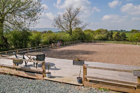 Decking &amp; Menage