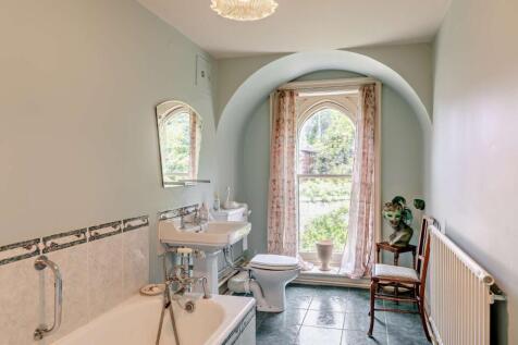 Principal Bathroom