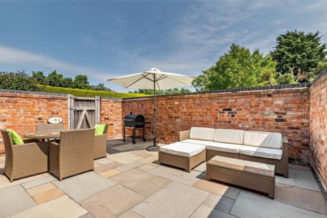 Patio/Courtyard