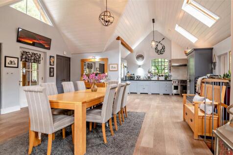 Kitchen/Dining