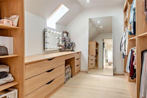 Walk-In Wardrobe