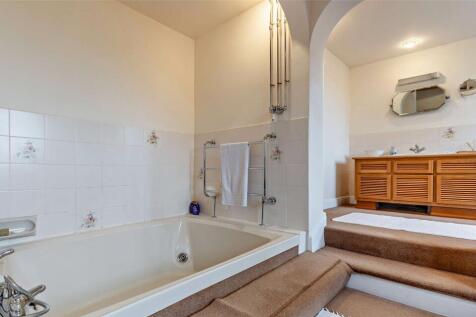 Principal Bathroom