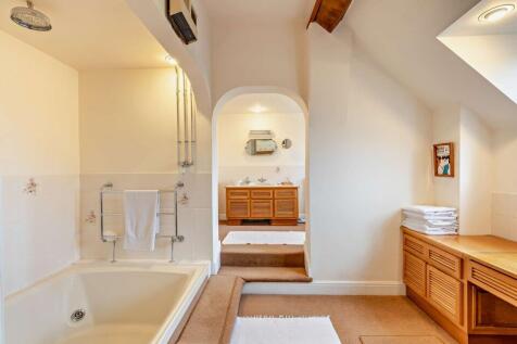 Principal Bathroom