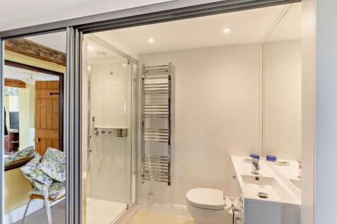Bedroom 2 Ensuite