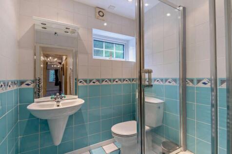 Ground Floor Shower