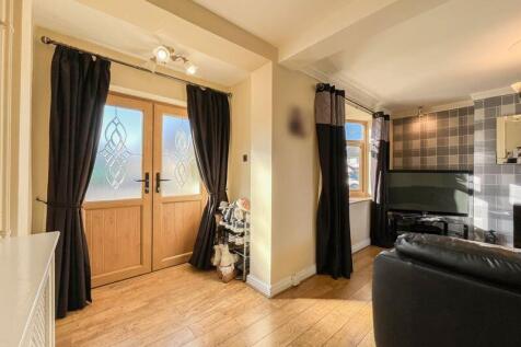 LIVING ROOM/DINER