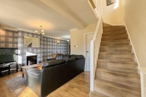 LIVING ROOM/DINER