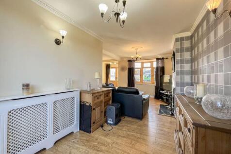 LIVING ROOM/DINER