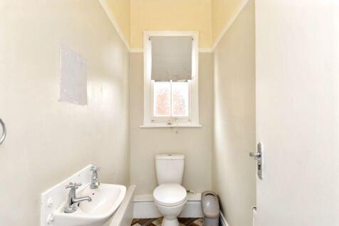 FIRST FLOOR WC