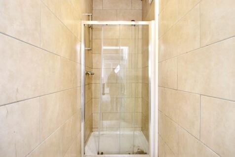 FIRST FLOOR SHOWER ROOM