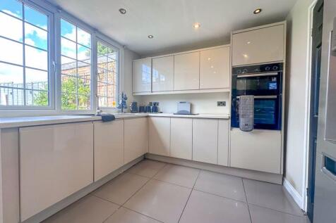 KITCHEN / DINER