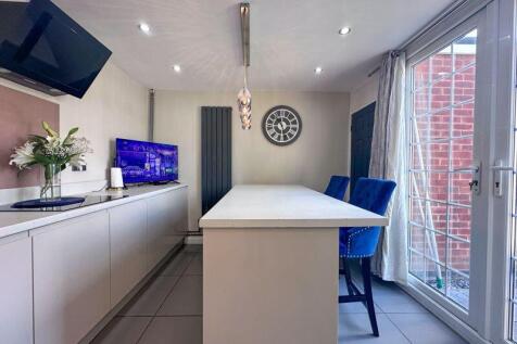KITCHEN / DINER