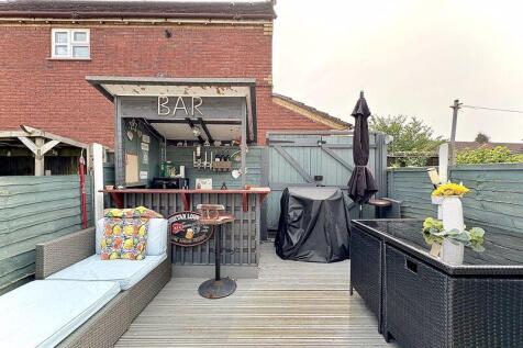 DECKING AREA/BAR AREA