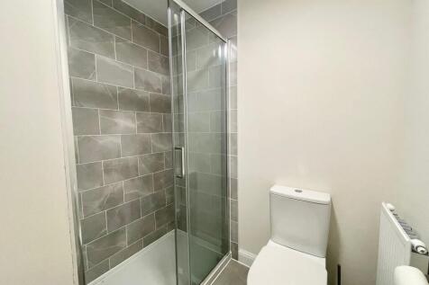 SECOND EN SUITE