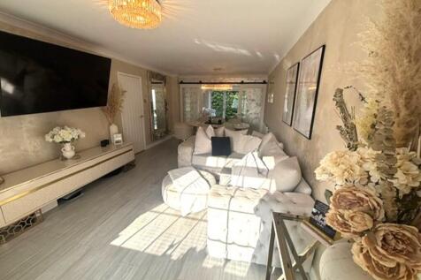 Extra Lounge Phot...