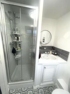 Ensuite shower Ro...