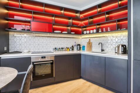 Modena House E14