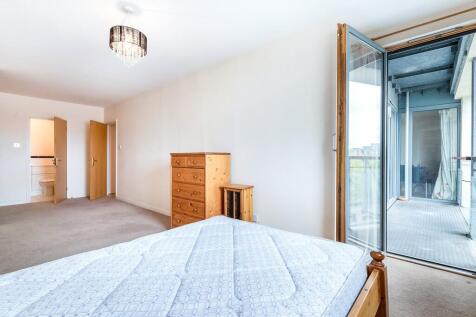 Maritime Quay E14