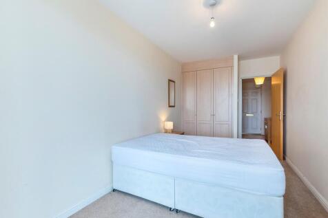 Maritime Quay E14
