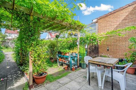 Clovelly Avenue